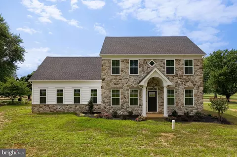 2012 Melody Ln, Lancaster, PA 17601