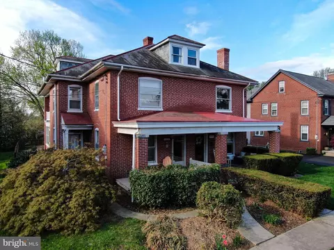 1954 Linden St, East Petersburg, PA 17520
