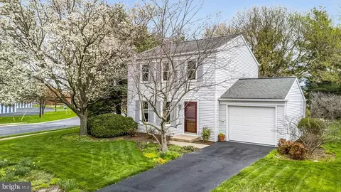 465 Sturbridge Dr, Lititz, PA 17543