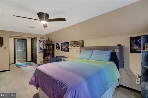 Bedroom - 520 Stonehenge Dr, Lititz, PA 17543 photo 5 of 9