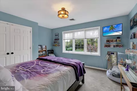 Bedroom - 520 Stonehenge Dr, Lititz, PA 17543 photo 3 of 9