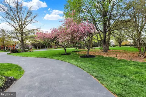 Exterior - 520 Stonehenge Dr, Lititz, PA 17543 photo 17 of 19