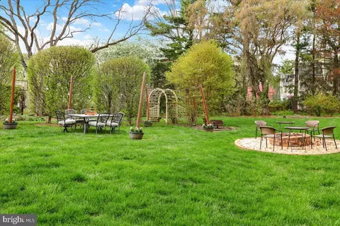 Exterior - 520 Stonehenge Dr, Lititz, PA 17543 photo 12 of 19