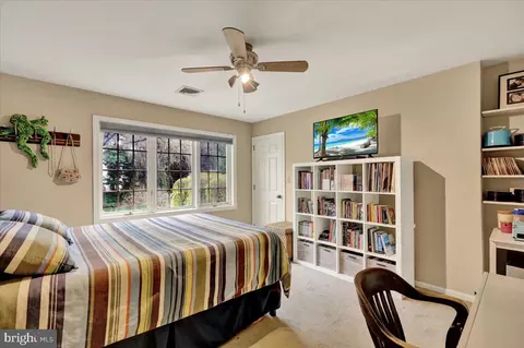 Bedroom - 520 Stonehenge Dr, Lititz, PA 17543 photo 1 of 9