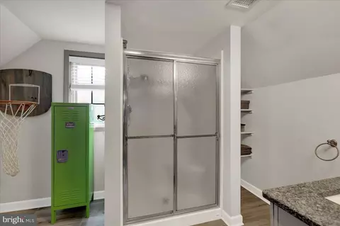 Bath - 520 Stonehenge Dr, Lititz, PA 17543 photo 5 of 10