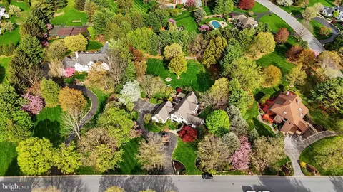 View/Area - 520 Stonehenge Dr, Lititz, PA 17543 photo 2 of 5
