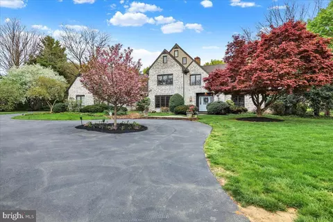 Exterior - 520 Stonehenge Dr, Lititz, PA 17543 photo 5 of 19
