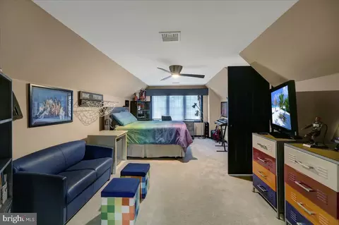 Bedroom - 520 Stonehenge Dr, Lititz, PA 17543 photo 6 of 9