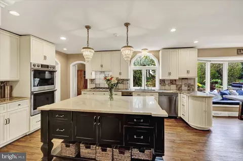 Kitchen - 520 Stonehenge Dr, Lititz, PA 17543 photo 9 of 9