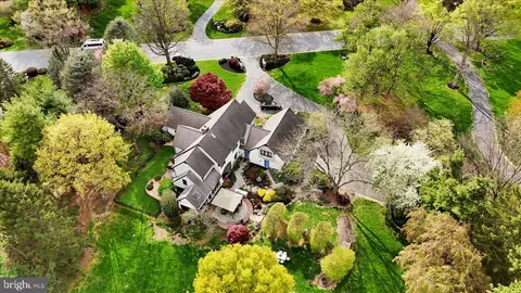 View/Area - 520 Stonehenge Dr, Lititz, PA 17543 photo 4 of 5