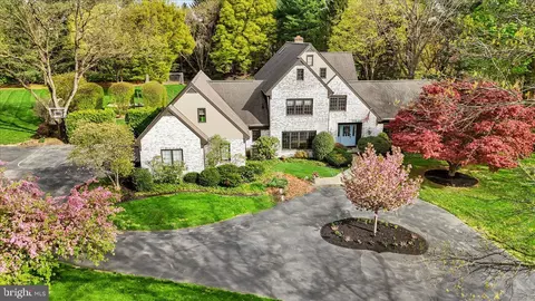 Exterior - 520 Stonehenge Dr, Lititz, PA 17543 photo 2 of 19