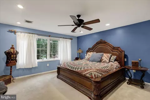 Bedroom - 520 Stonehenge Dr, Lititz, PA 17543 photo 7 of 9