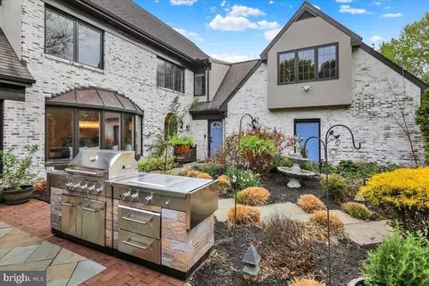 Exterior - 520 Stonehenge Dr, Lititz, PA 17543 photo 16 of 19