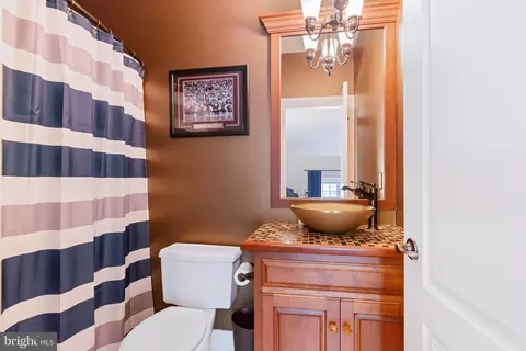 Bath - 618 Willow Grn, Lititz, PA 17543 photo 1 of 3