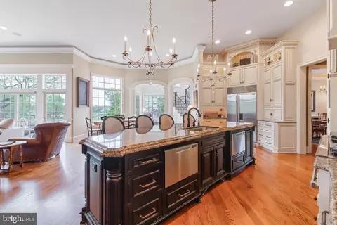 Kitchen - 618 Willow Grn, Lititz, PA 17543 photo 4 of 4