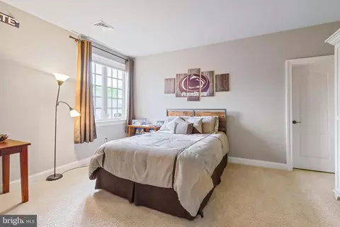 Bedroom - 618 Willow Grn, Lititz, PA 17543 photo 1 of 5