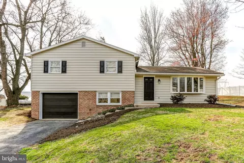 666 Shultz Rd, Washington Boro, PA 17582