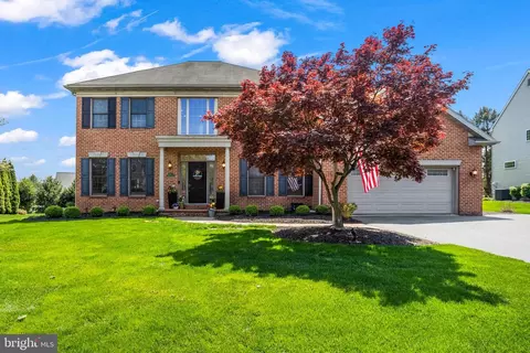 818 Coopers Ct, Lancaster, PA 17601