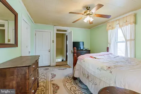 319 N Broad St, Lititz, PA 17543 photo 16
