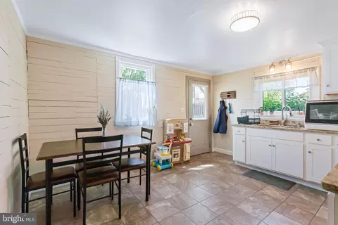 319 N Broad St, Lititz, PA 17543 photo 32