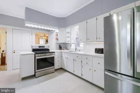 319 N Broad St, Lititz, PA 17543 photo 7