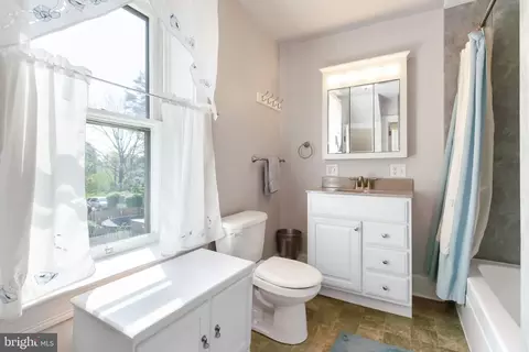 319 N Broad St, Lititz, PA 17543 photo 23