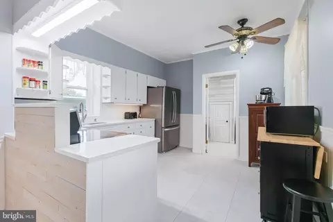 319 N Broad St, Lititz, PA 17543 photo 6