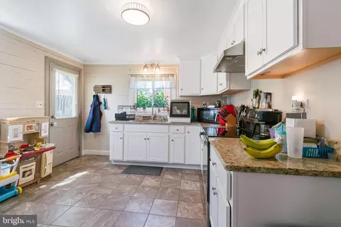 319 N Broad St, Lititz, PA 17543 photo 30