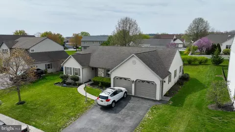 771 W Ridge Rd, Elizabethtown, PA 17022