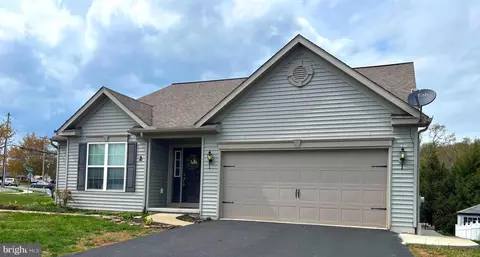 2 Rollingview Ln, Denver, PA 17517