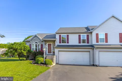 Exterior - 20 Pebble Creek Dr, Lititz, PA 17543 photo 3 of 15