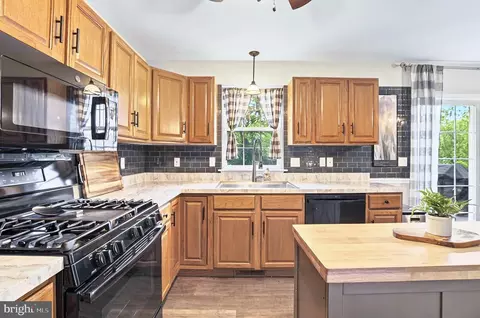 Kitchen - 20 Pebble Creek Dr, Lititz, PA 17543 photo 5 of 5