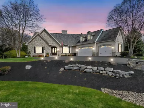 992 Buckwalter Rd, Lititz, PA 17543 photo 2