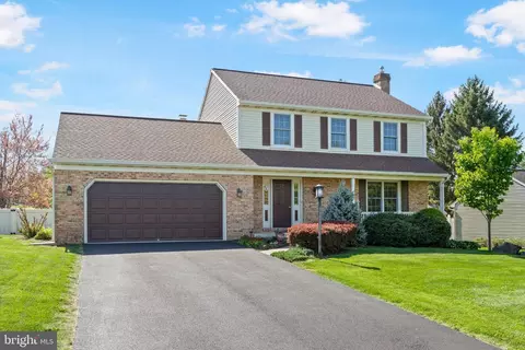 1300 Pennscott Dr, Landisville, PA 17538