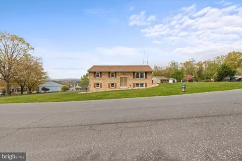10 E Summit Dr, Stevens, PA 17578 photo 3