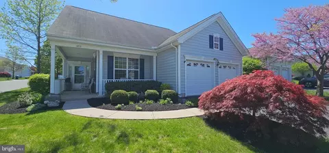 693 Hawthorne Ln, Mount Joy, PA 17552