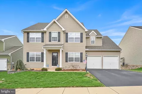 57 Dawkins Dr, East Earl, PA 17519