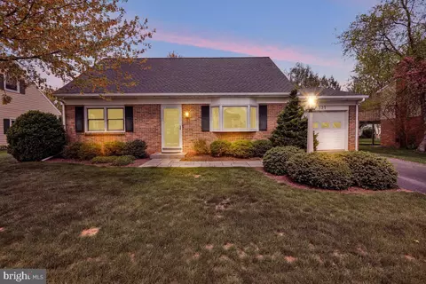 Exterior - 521 Hummingbird Dr, Lititz, PA 17543 photo 2 of 6