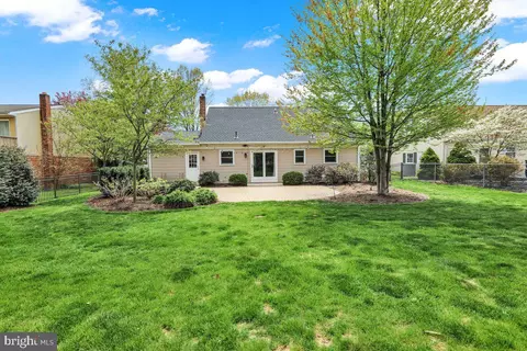 Exterior - 521 Hummingbird Dr, Lititz, PA 17543 photo 6 of 6