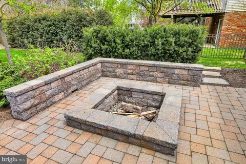 Exterior - 521 Hummingbird Dr, Lititz, PA 17543 photo 5 of 6