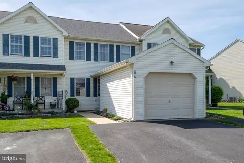 576 Wood Duck Dr, Manheim, PA 17545