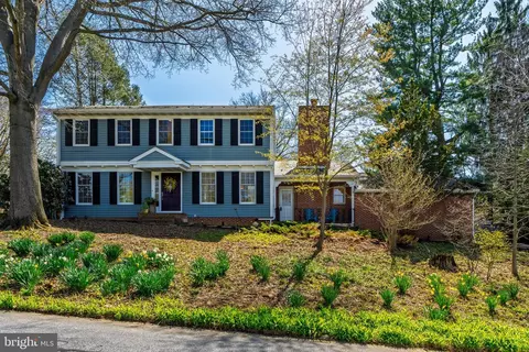 1114 Colonial Rd, Lancaster, PA 17603