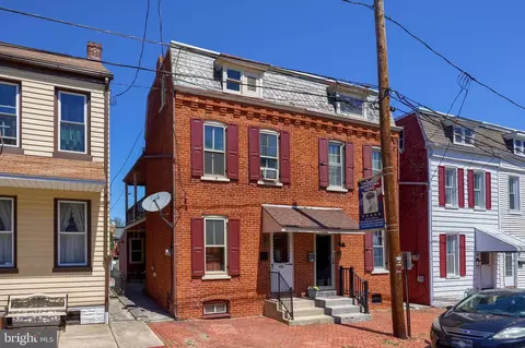 907 Blunston St, Columbia, PA 17512