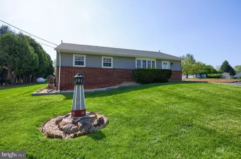 Exterior - 206 Eckman Rd, Lancaster, PA 17603 photo 5 of 12