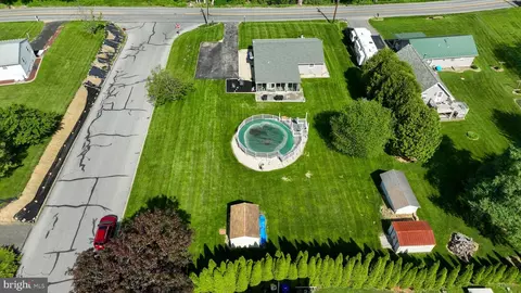 View/Area - 206 Eckman Rd, Lancaster, PA 17603 photo 2 of 14