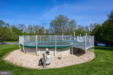Exterior - 206 Eckman Rd, Lancaster, PA 17603 photo 3 of 12