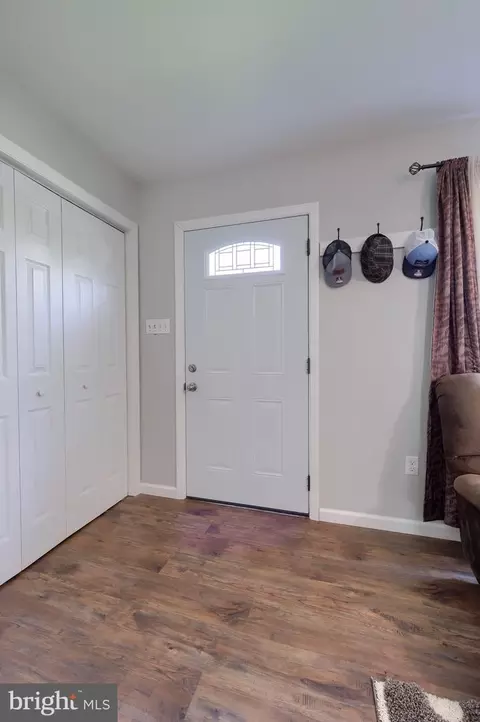 Entry Way - 206 Eckman Rd, Lancaster, PA 17603 photo 1 of 2