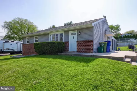 Exterior - 206 Eckman Rd, Lancaster, PA 17603 photo 6 of 12