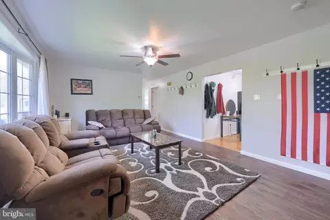 Entry Way - 206 Eckman Rd, Lancaster, PA 17603 photo 2 of 2