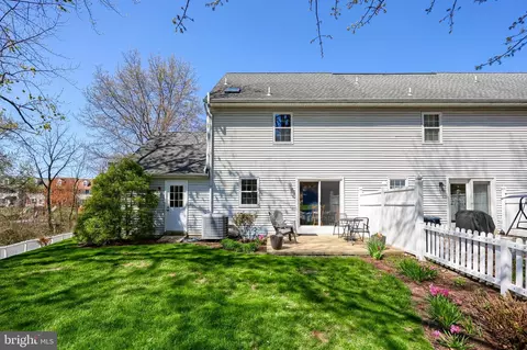 27 Pennwick Dr, Lititz, PA 17543 photo 8